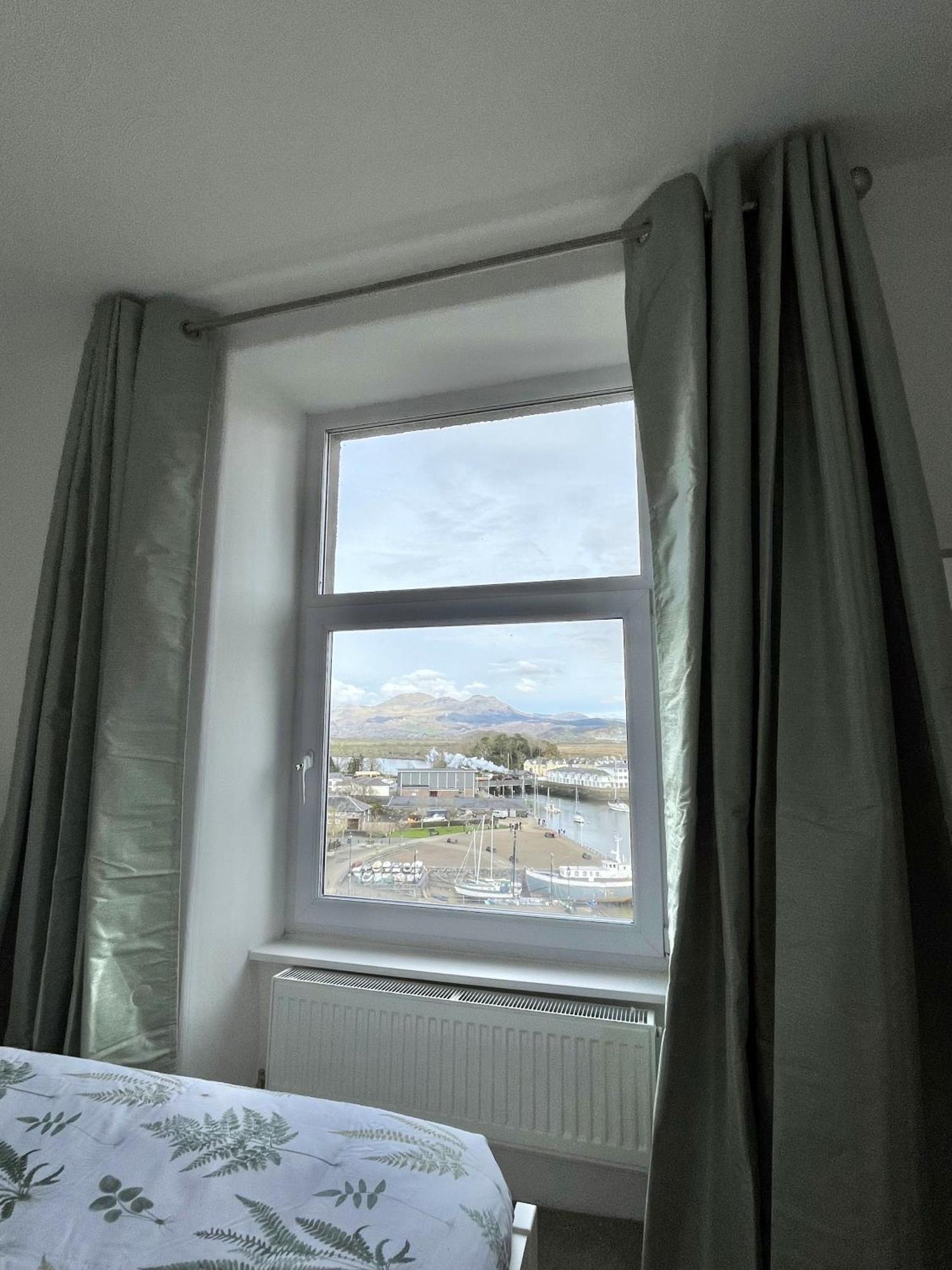 Harbour & Mountain Views, Porthmadog House, Sleeps 9, 4 Bedrooms, Two And Half Bathrooms Exterior photo