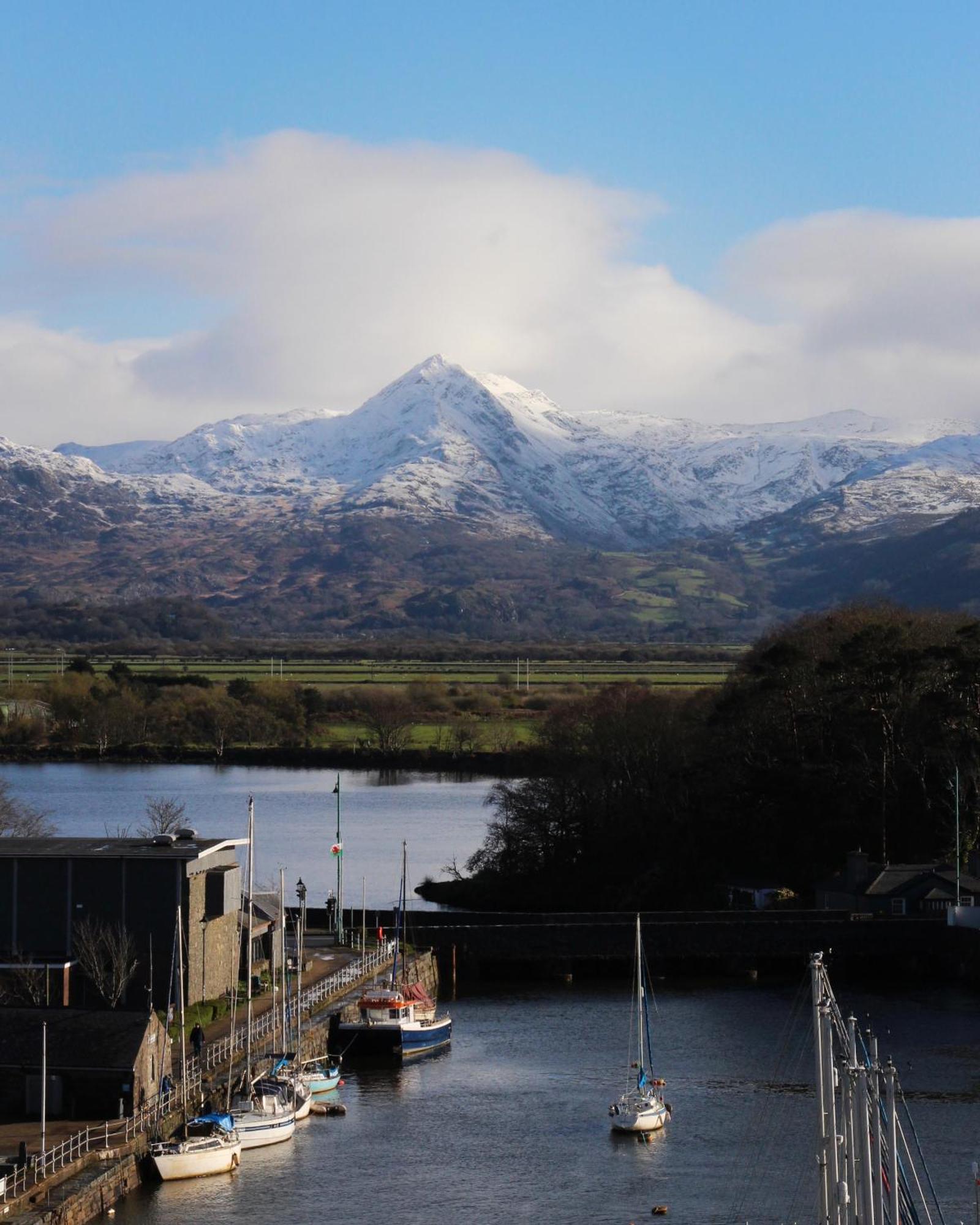 Harbour & Mountain Views, Porthmadog House, Sleeps 9, 4 Bedrooms, Two And Half Bathrooms Exterior photo