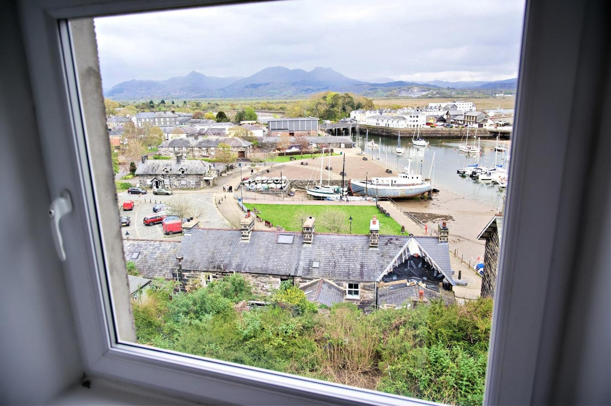 Harbour & Mountain Views, Porthmadog House, Sleeps 9, 4 Bedrooms, Two And Half Bathrooms Exterior photo