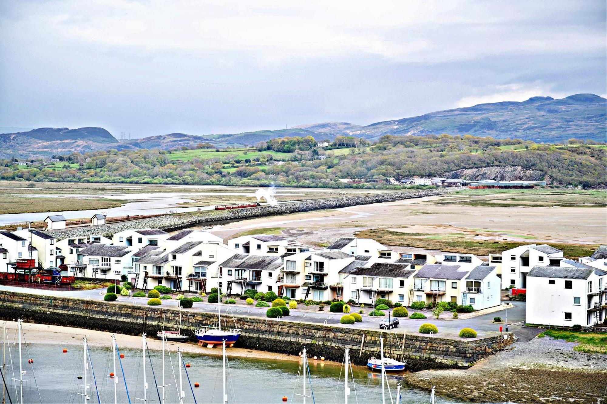 Harbour & Mountain Views, Porthmadog House, Sleeps 9, 4 Bedrooms, Two And Half Bathrooms Exterior photo