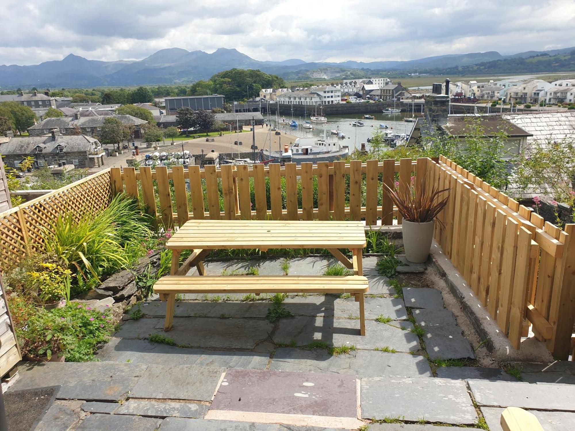 Harbour & Mountain Views, Porthmadog House, Sleeps 9, 4 Bedrooms, Two And Half Bathrooms Exterior photo